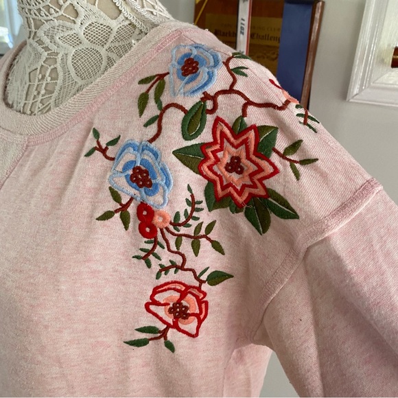 SUNDANCE Pink Floral Embroidered Crewneck Sweatshirt M - Picture 6 of 6